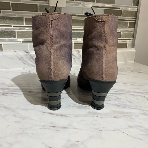 Fly London‎ - Picture 8 of 16